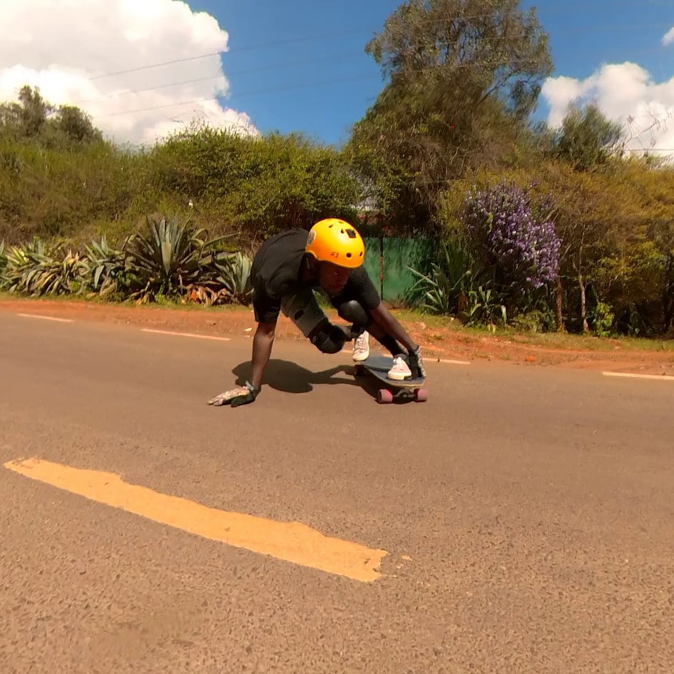 how to palce yourself over your front foot - toeside check